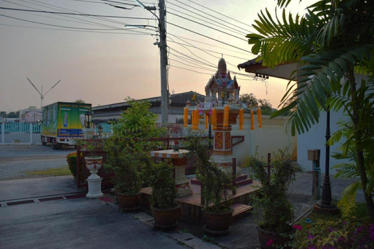 Mg Guesthouse Sukhothai Buitenkant foto